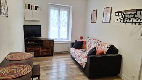 Studio meublé et équipé Apartment in Centre-Val de Loire