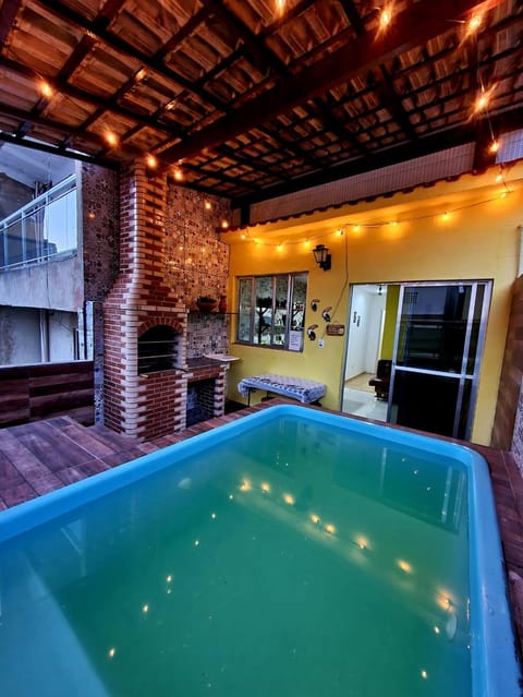 Cantinho Feliz de Muriqui / Casa amarela House in Mangaratiba