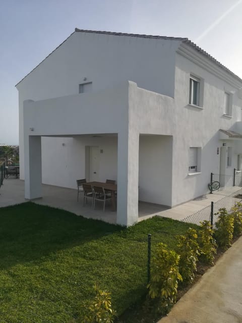 Facade/entrance, Garden