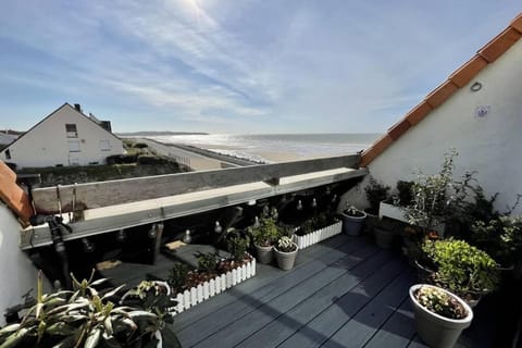 Patio, Day, Natural landscape, View (from property/room), Balcony/Terrace, Sea view