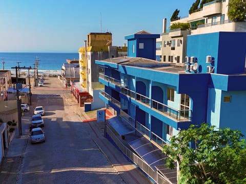 Property building, Beach, Location