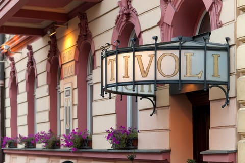 Decorative detail, Street view