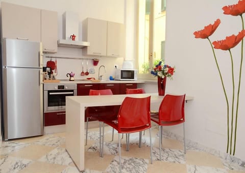 Dining area, kitchen