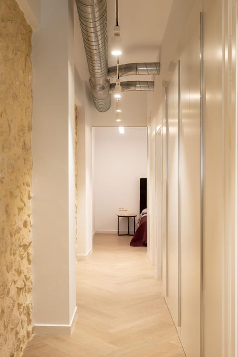 wardrobe, air conditioner