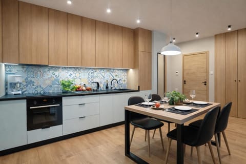 Kitchen or kitchenette, Dining area, pet friendly, stove