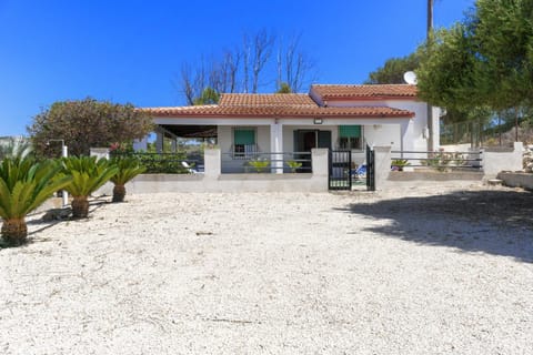 Property building, Facade/entrance, Garden view