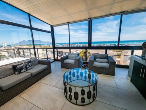 Balcony/Terrace, Seating area, Mountain view, Sea view