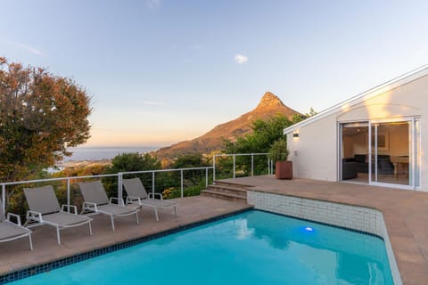 Bella Riposa Villa in Camps Bay