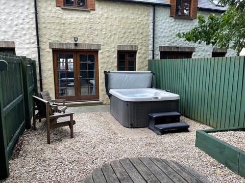 Cottage With Hot Tub in Pembrokeshire House in Haverfordwest