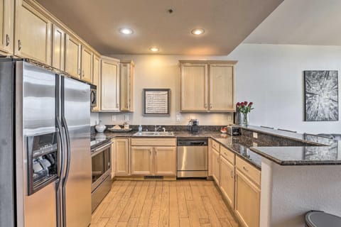 7 Mi to Slopes Main Street Condo in Dillon Apartment in Dillon