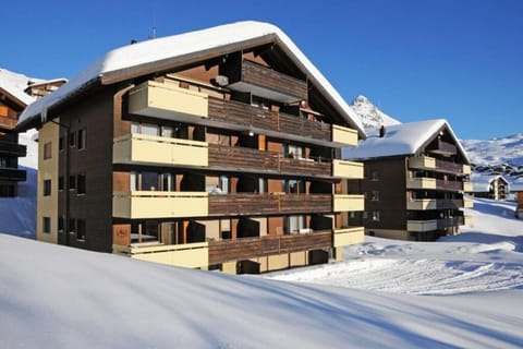 Property building, Winter