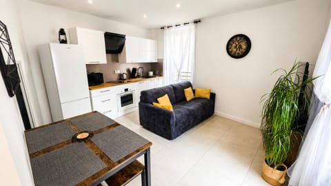 Coffee/tea facilities, Kitchen or kitchenette, kitchen