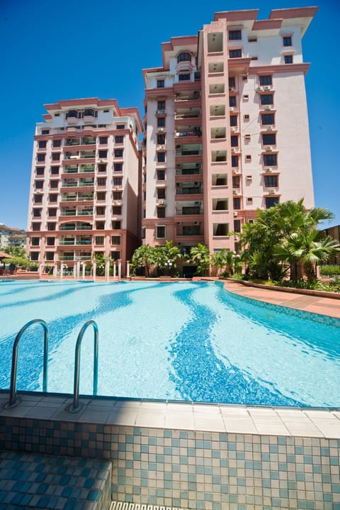 Property building, Day, Swimming pool