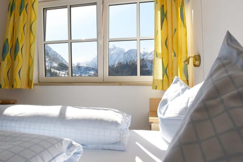 Bed, View (from property/room)