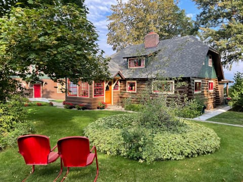 Property building, Day, Garden, Garden view, Lake view