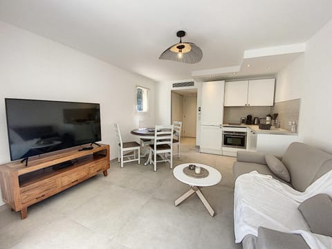 Living room, Dining area, kitchen