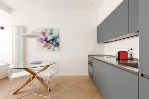 Kitchen or kitchenette, Dining area, pet friendly, stove