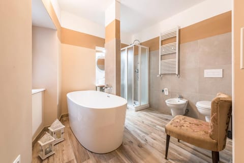 Bathroom, Living room