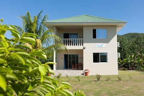 Property building, Guests, Guests, Guests, Certificate/Award, Certificate/Award, Certificate/Award, Parking