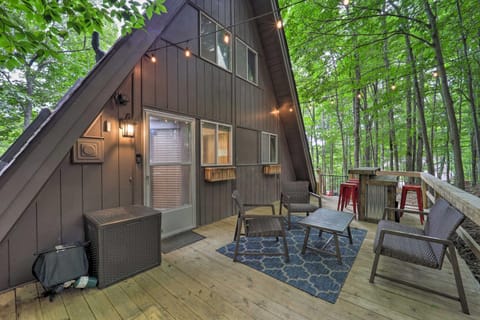 1 Mi to Beech Mtn! Family Retreat with Hot Tub House in Beech Mountain