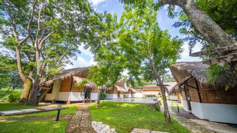 Facade/entrance, Natural landscape, Garden, Garden view