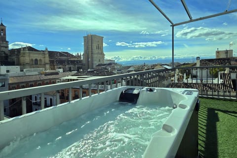 Off site, Balcony/Terrace, Spa and wellness centre/facilities, City view, Landmark view, Mountain view