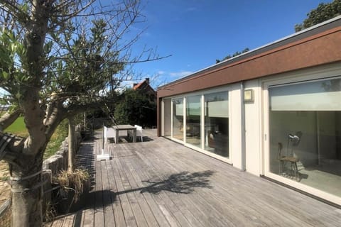 Property building, Balcony/Terrace, Balcony/Terrace