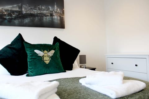 Bed, Bedroom, wardrobe