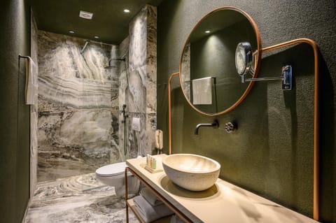 Bathroom, Decorative detail