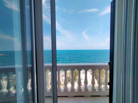 Day, Natural landscape, View (from property/room), Balcony/Terrace, Sea view