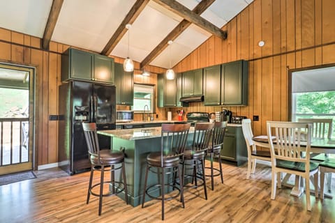 Lake Santeetlah Escape with Kayaks, Boat Slip and More House in Cheoah