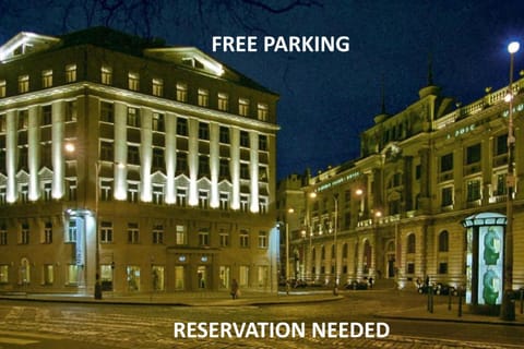 Facade/entrance, Night, Street view
