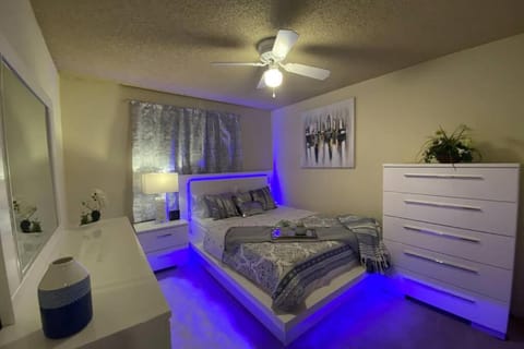 BV1-CASTLE VILLA-convenient n comfortable! House in Bellevue