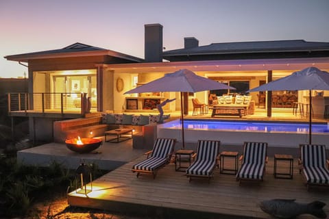 Property building, Pool view, Swimming pool, flat iron, sunbed