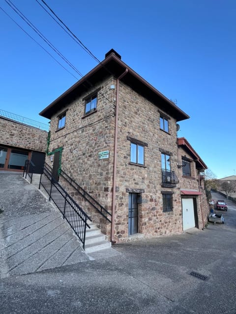 Property building, Facade/entrance, Day