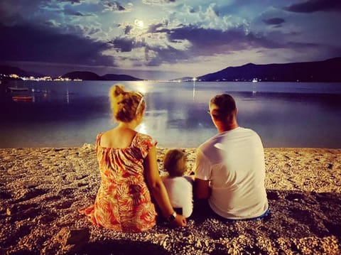 Night, Natural landscape, Lake view, River view, group of guests