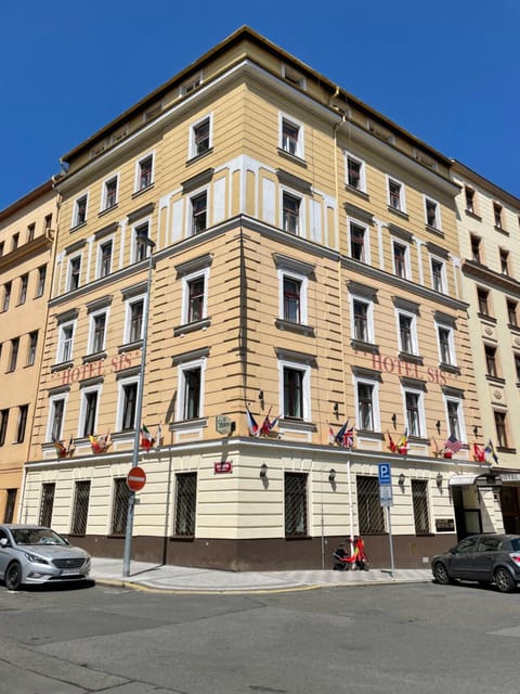 Property building, Neighbourhood