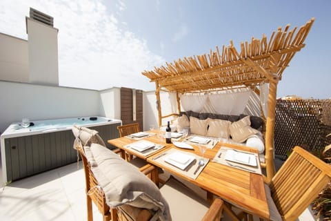 Balcony/Terrace, Spa and wellness centre/facilities, Seating area, Dining area