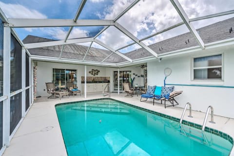 Waterfront Home with Dock, Kayaks, Pool and More! House in Crystal River