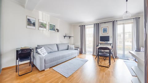 TV and multimedia, Seating area