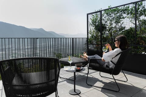 Day, Natural landscape, View (from property/room), Balcony/Terrace, Mountain view