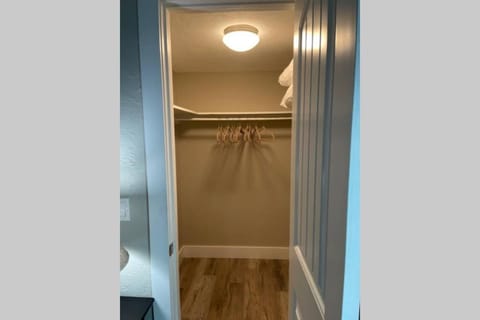 Siesta Key Village-Suite #4: A block to the Beach! Apartment in Siesta Beach