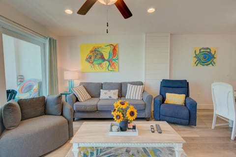 Sunset Dreams 304 Modern Madeira Beach Condo Heated Pool & Walk to Beach Apartment in Redington Beach