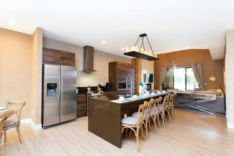 Gorgeous 4Bd Close to Disney @ Magic Village 7581 House in Bay Lake