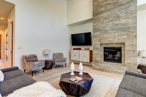 Outback House in Deschutes River Woods