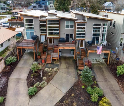 Urban Loft 30 day minimum House in Hood River