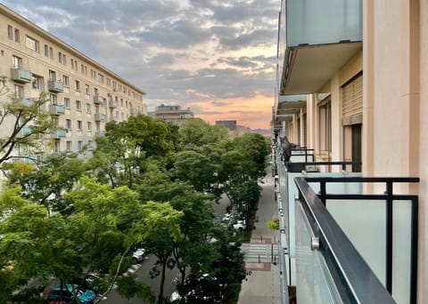 Neighbourhood, Balcony/Terrace, Street view