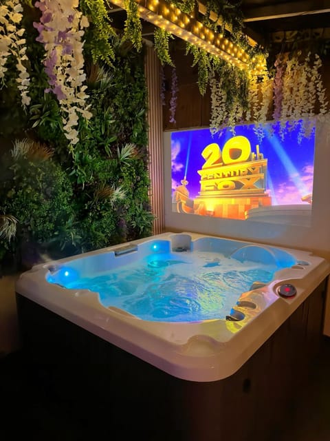 Hot Tub, Pool view