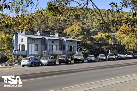 Property building, Street view, Location
