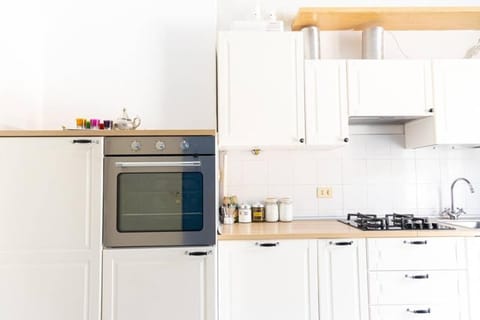 APPARTAMENTO INCANTEVOLE RECCO A 2 PASSI DAL MARE Apartment in Recco